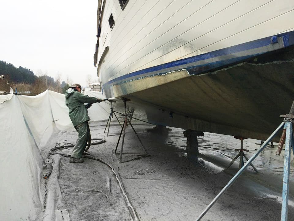 Marine dust-free media blasting and surface restoration project by M&V Mobile Eco-Blast (project 1)